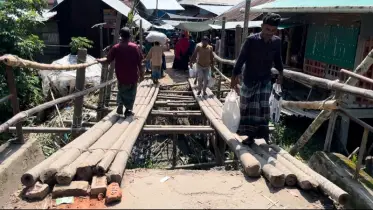 ঘোষেরহাটের ব্রিজ ভাঙনে বাজার বিপর্যস্ত, তবু নীরব কর্তৃপক্ষ