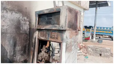 কুয়াকাটায় ফিলিং স্টেশনে গভীর রাতে আগুন দিল দুর্বৃত্তরা