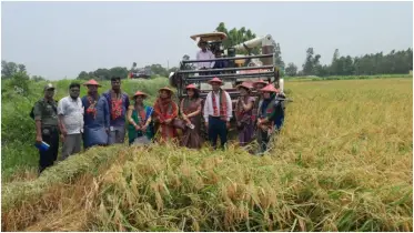 নবাবগঞ্জে আধুনিক কৃষি যন্ত্রে কৃষি হচ্ছে আধুনিক