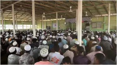 নিজ দেশে ফিরে যেতে রোহিঙ্গাদের সমাবেশ 