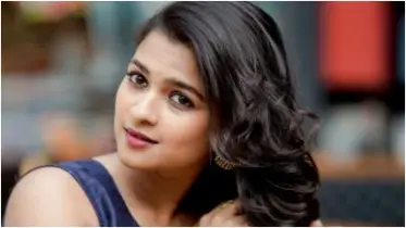 চুলের কালো রং ধরে রাখতে চাইলে যেসব খাবার খাওয়া উচিত