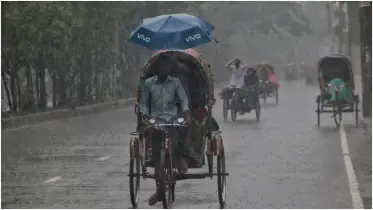 ৪ বিভাগে ভারী বৃষ্টির সতর্কতা, ভূমিধসের আশঙ্কা 