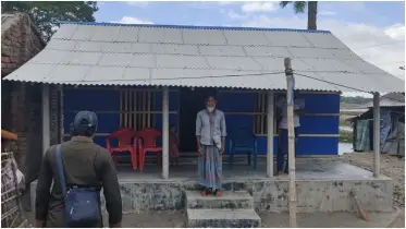 শ্যামনগরে প্রবাসীদের অর্থায়নে গৃহহীনদের জন্য আধাপাকা ঘর নির্মাণ