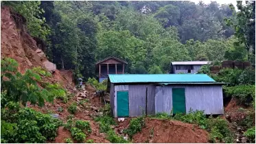 বান্দরবানে পাহাড়ধসের আশঙ্কা, ঝুঁকিতে হাজারো পরিবার