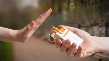 তামাক ছাড়তে প্রিয়জনকে সাহায্য করবেন যেভাবে