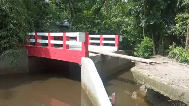 কালভার্ট আছে, নেই সংযোগ সড়ক, চরম দুর্ভোগে স্থানীয়রা
