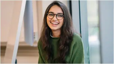 বুদ্ধিমান ও স্মার্ট নারী চেনার ৫ উপায়