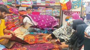 উলিপুরে জমে উঠেনি ঈদের বেচাকেনা, হতাশ ব্যবসায়ীরা