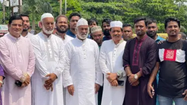 জুলাই-আগস্টের শহীদদের আত্মত্যাগের স্মরণে পশু কুরবানি দিলেন ড. মঈন খান