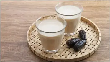 ওজন নিয়ন্ত্রণ থেকে রোগ প্রতিরোধ—আজওয়া খেজুর ও দুধের অভাবনীয় স্বাস্থ্যপ্রভাব