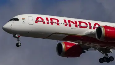 ইরানের আকাশপথ বন্ধে ভারতীয় বিমান চলাচলে বিশৃঙ্খলা: যেসব ফ্লাইট বাতিল এবং রুট বদল