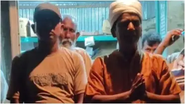 চাঁদাবাজি করতে গিয়ে দুই ভুয়া সাংবাদিক জনতার হাতে আটকের পর গণপিটুনি