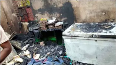 গাইবান্ধায় অগ্নিকাণ্ডে বসতবাড়ির মালামাল পুড়ে ছাই