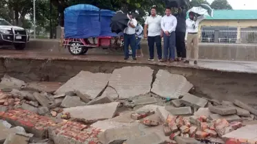 জলোচ্ছ্বাসে বিধ্বস্ত কুয়াকাটা সৈকতের রাস্তা, তদন্তে নেমেছে পাঁচ সদস্যের কমিটি