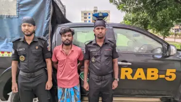 রাজশাহীতে বিদেশি পিস্তল ও গুলিসহ শীর্ষ সন্ত্রাসী গ্রেপ্তার