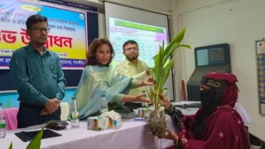 শ্যামনগরে জাতীয় ফল মেলা ও নারিকেলের চারা বিতরণ