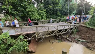 বেইলি ব্রিজ ভেঙে মিরসরাই-ফটিকছড়ি যোগাযোগ সড়ক বন্ধ