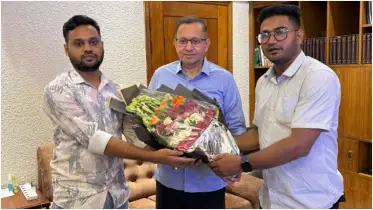 ঢাকা-১৪ আসনের বিএনপি নেতা এস. এ. সিদ্দিক সাজুকে নবগঠিত থানা ছাত্রদলের ফুলেল শুভেচ্ছা