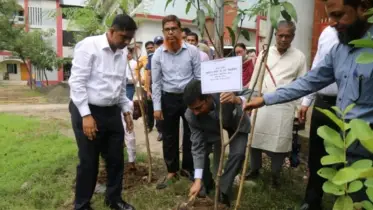 হাটহাজারীতে বিভাগীয় কমিশনার ড. জিয়াউদ্দিন