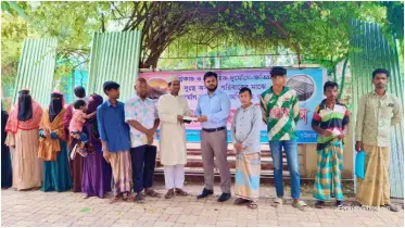ফটিকছড়িতে বিভিন্ন দুর্যোগে ক্ষতিগ্রস্ত ৪২ পরিবারের মাঝে ঢেউটিন ও নগদ অর্থ বিতরণ