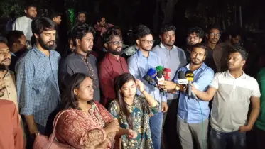 ঢাবিতে ককটেল বিস্ফোরণের ঘটনায় গণতান্ত্রিক ছাত্র সংসদের তাৎক্ষণিক বিক্ষোভ মিছিল