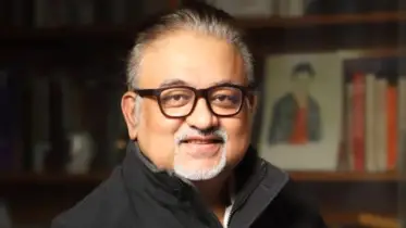 বাংলাদেশে রাজনীতি এবং ক্রিকেটের মধ্যে কোনটা বেশি নাটকীয়? জবাবে যা বললেন আবদুন নূর তুষার