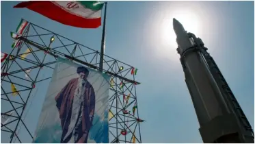 ইরান কি এবার পারমাণবিক বোমা বানাবেই? জনতার চাপ তুঙ্গে!