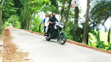 পাবনায় বেপরোয়া মোটরসাইকেল চালনা: নিয়ম না মানায় বাড়ছে ঝুঁকি