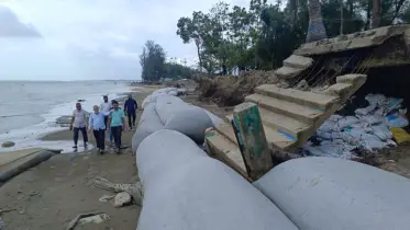 ভাঙনের কবলে ঐতিহ্যবাহী পারকি সৈকত, দীর্ঘমেয়াদি পরিকল্পনার দাবি