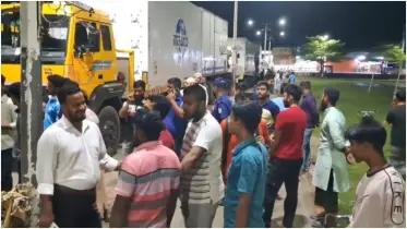 ভোলা থেকে ঢাকায় যাওয়ার সময় আবারো ইন্ট্রাকোর গ্যাস সরবরাহের ১২ গাড়ি আটকে দিয়েছে ছাত্র-জনতা
