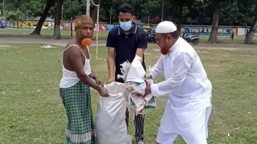 জনসভা শেষে রংপুর জিলা স্কুল মাঠ পরিষ্কারে জামায়াতের নেতাকর্মীরা