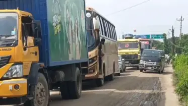 ব্রাহ্মণবাড়িয়া অংশে ঢাকা-সিলেট মহাসড়কে ২০ কিমি যানজট, যাত্রীদের চরম দুর্ভোগ
