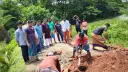কলাপাড়ায় বিধ্বস্ত সড়ক সংস্কার করলেন বিএনপি নেতা