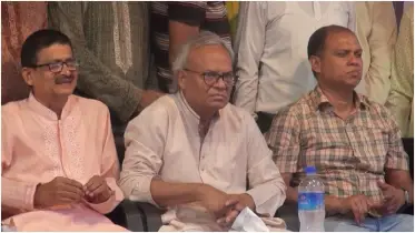 আপনারা যখন অপপ্রচার আর কুৎসায় নেমেছেন তখন বিএনপি আহত-নিহত পরিবারের পাশে দাঁড়িয়েছে