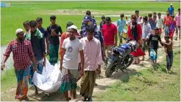 ফুচকার আবদার উপেক্ষিত, মোবাইল দেখায় বারণে স্বামীর সঙ্গে অভিমানে স্ত্রীর আত্মহত্যা!