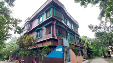 রাজমিস্ত্রি থেকে এনজিও মালিক, অল্পদিনেই কোটিপতি! তৈরি করেছেন আলিশান বাড়ি