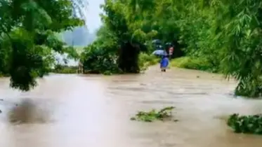 পাহাড়ি ঢলে সেতু ভেঙে যাওয়ায় দুর্ভোগ