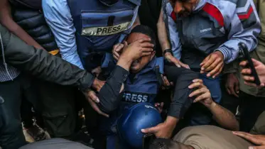 ‘প্রায়ই একটি রিপোর্টই করতে পারি না, ক্ষুধায় মাথা ঘোরে’, গাজায় কর্মরত বিবিসির সাংবাদিক