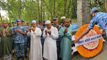 কুমিল্লায় মাহতাবের সমাধিতে বিমান বাহিনীর শ্রদ্ধার্ঘ্য