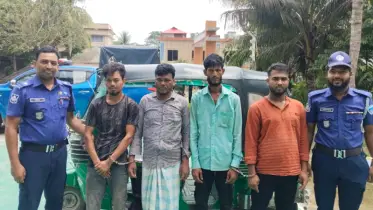 ছিনতাই করে পালানোর সময় গণধোলাই, পরে পুলিশ কর্তৃক চার ছিনতাইকারী উদ্ধার