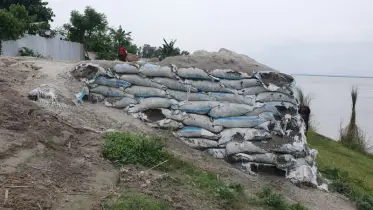 ইসলামপুরে নদী শাসনের বাঁধ হুমকিতে, পানি উন্নয়ন বোর্ডের হস্তক্ষেপ দাবি