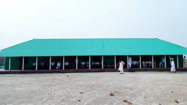 নির্জন পদ্মার চরে গড়ে উঠেছে বাতিঘর, আলোকিত হচ্ছে অবহেলিত শিশুরা