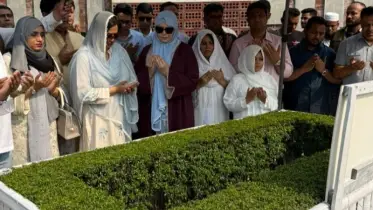 আরাফাত রহমান কোকোর কবর জিয়ারত করলেন ডা. জুবাইদা রহমান