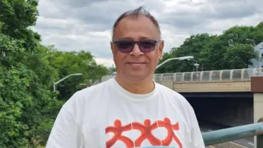 নতুন আ. লীগ গঠন ঠেকাতে মরিয়া শেখ হাসিনা! আরও যা বললেন সাংবাদিক মোস্তফা ফিরোজ