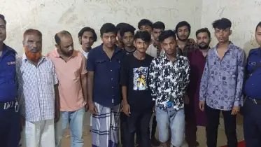 কুমিল্লায় কিশোর গ্যাং ও ছিনতাইকারীদের বিরুদ্ধে পুলিশের অভিযান, আটক ১৫