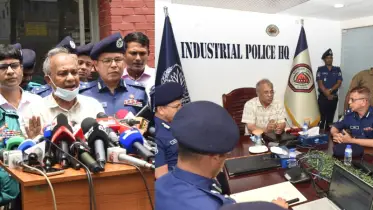 মবের ঘটনায় জড়িতদের কাউকে ছাড় দেওয়া হবে না: স্বরাষ্ট্র উপদেষ্টা