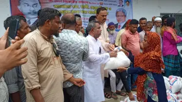 পটুয়াখালীতে জিয়াউর রহমানের শাহাদাতবার্ষিকীতে খাদ্যসামগ্রী বিতরণ