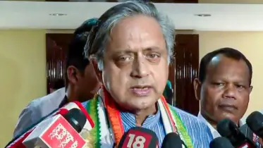আমেরিকান পণ্যে ৫০% শুল্ক বসানো উচিত: শশী থারুর
