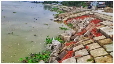 কুড়িগ্রামে কাজ শেষ না হ‌তেই নদী তীররক্ষা বাঁধে ধস