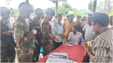 গরুর হাটে অতিরিক্ত খাজনা আদায়, টাকা ফেরত পেল ৬৫ গরু ব্যবসায়ী